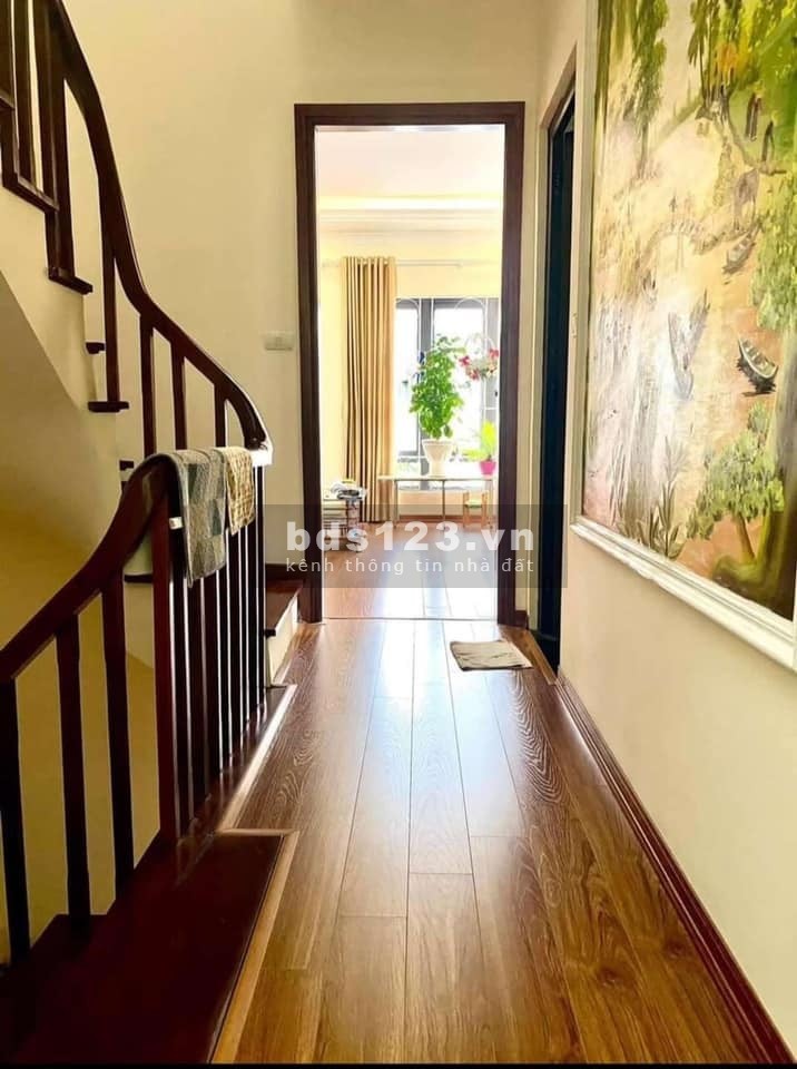 Nhà hiếm phố Cầu Am, Ô tô đõ cửa, Kinh doanh, 30m2, 4 tầng, nhỉnh 2 tỷ lh 0944468279
