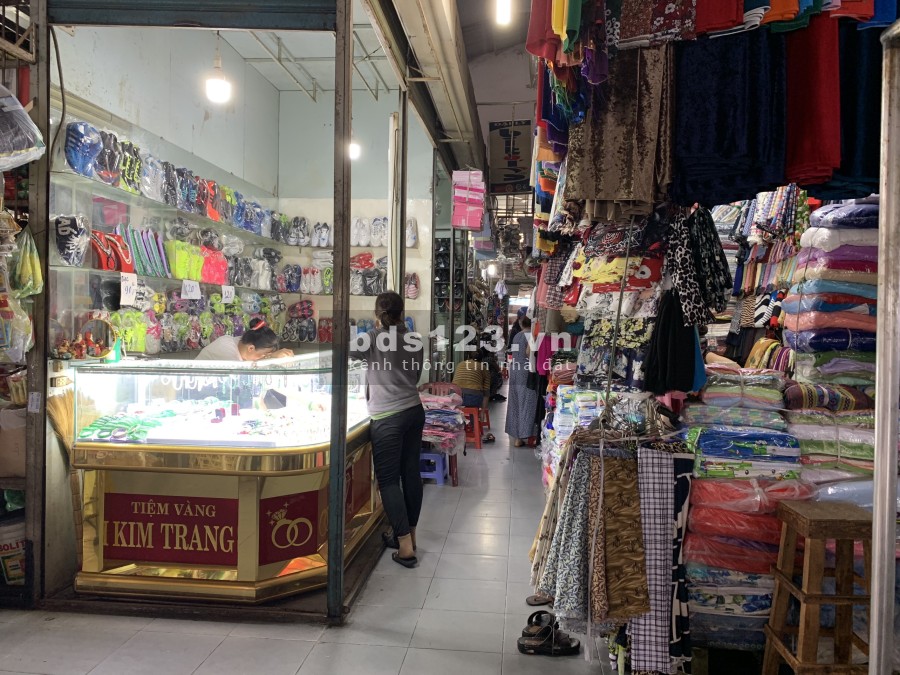 Cho thuê Sạp chợ Tân Phú 1 - Kinh doanh giầy dép túi xách giá 1.2 triệu/tháng, lh 0988138355