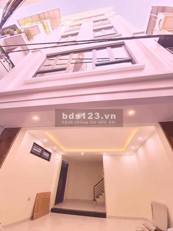 Bán nhà diện tích sử dụng 82m2, giá chỉ 5,7 tỷ đường Thái Thịnh, siêu đẹp khu dân trí cao