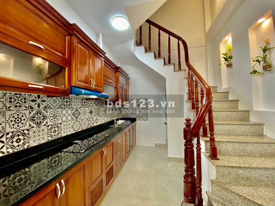 Nhà đẹp long lanh phố Nguyễn Chính nở hậu ô tô qua nhà giá bán chỉ 3.55 tỷ sổ đỏ chính chủ