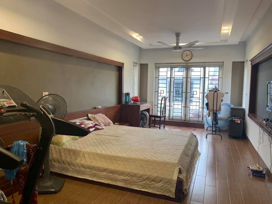 Mặt phố Ái Mộ kinh doanh tháng máy 6 tầng mặt tiền rộng 70m2 giá bán nhanh 12.8 tỷ