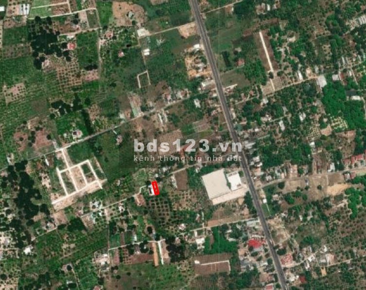 Bán gấp lô đất diện tích 400m2, giá bán 1.7 tỷ, cách Quốc lộ 1A 200m, đầu tư sinh lời cao