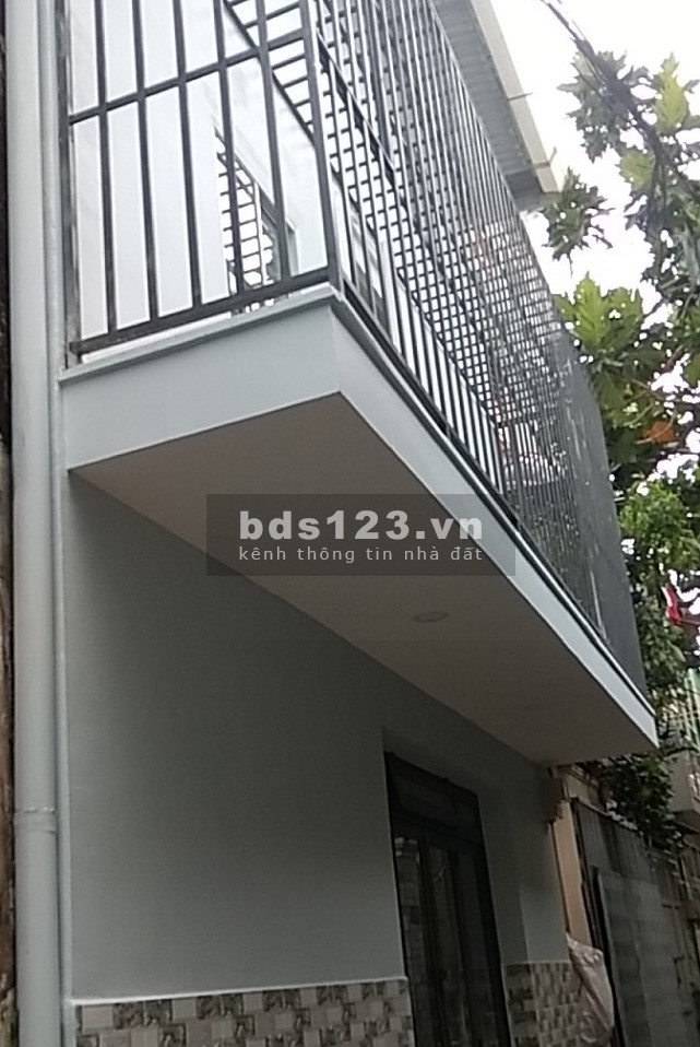 Nhà đường Hồng Lạc, diện tích 17m2, 5x3,5m, hẻm đẹp xe hơi tránh, giá bán nhanh 2 tỷ 15