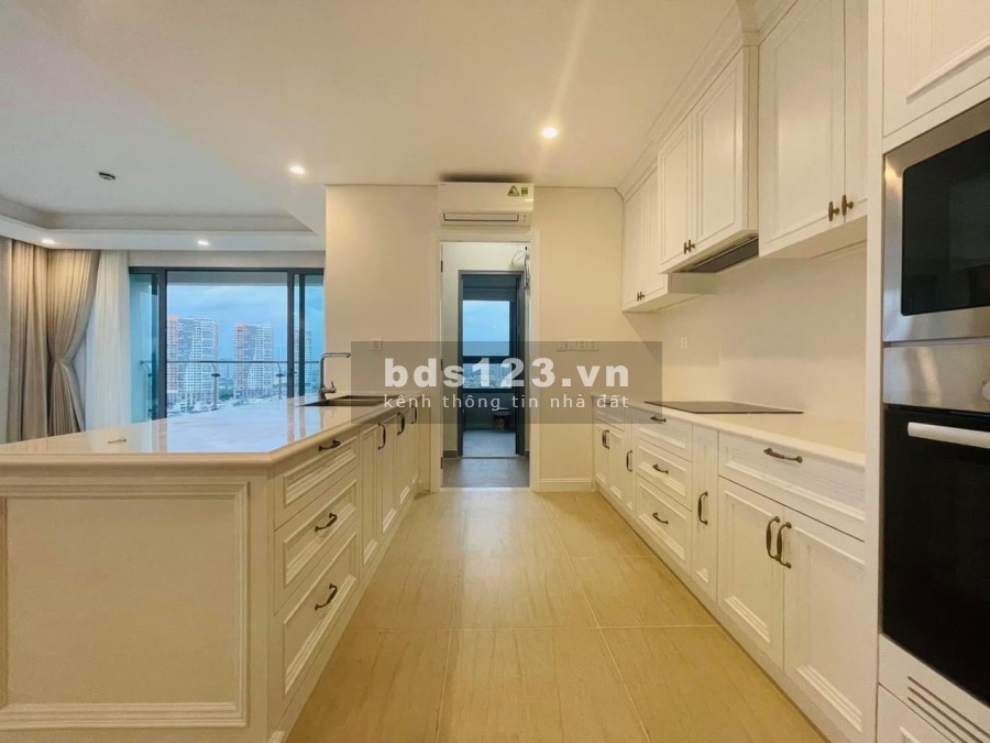 Chính chủ ký gửi căn 3 pn, dtsd 140m2 full nội thất, giá bán 13 tỷ, liên hệ 0909986202
