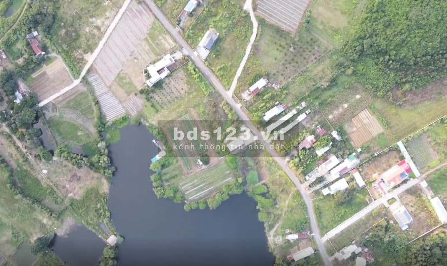 Đất thổ cư 200m2 (5x40) đường nhựa 7m, đối diện Hồ khu du…