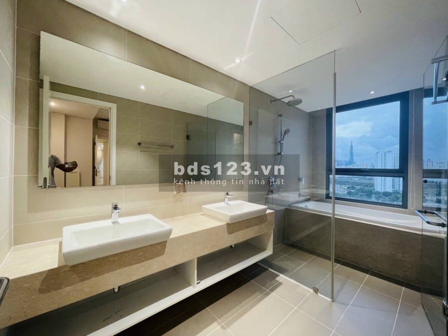 Chính chủ ký gửi căn 3 pn, dtsd 140m2 full nội thất, giá bán 13 tỷ, liên hệ 0909986202