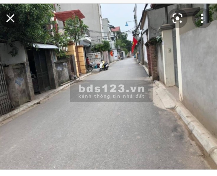 Nhà thoáng mát nhiều cây xanh - sàn gỗ đẹp long lanh sổ sẵn, bàn giao sang tên ngay