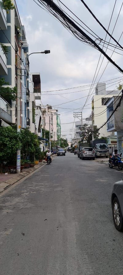 Bán nhà HXH tránh Lạc Long Quân , Tân Bình, nhà mới 1 trệt 2 lầu giá nhỉnh 5 tỷ