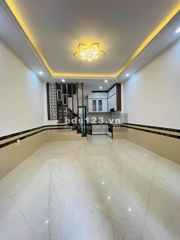 Phố Vọng 40m2 5 tầng MT 5m, xây mới ở ngay, 50m ra mặt phố sầm uất, sổ đỏ chính chủ 4.6 tỷ