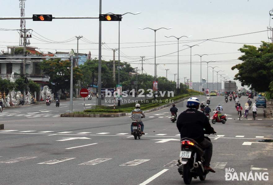 Bán đất MT LÊ VĂN HIẾN, giá tốt phù hợp để đầu tư Lh 0799294429 Hùng bđs