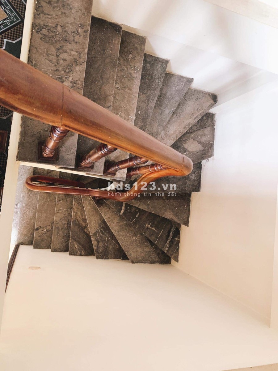 Bán nhà ngõ 204 Kim Giang dtsd 26m2, 5 tầng mặt tiền .2m, gần cầu Lủ Trần Hoà, Vũ Tông Phan