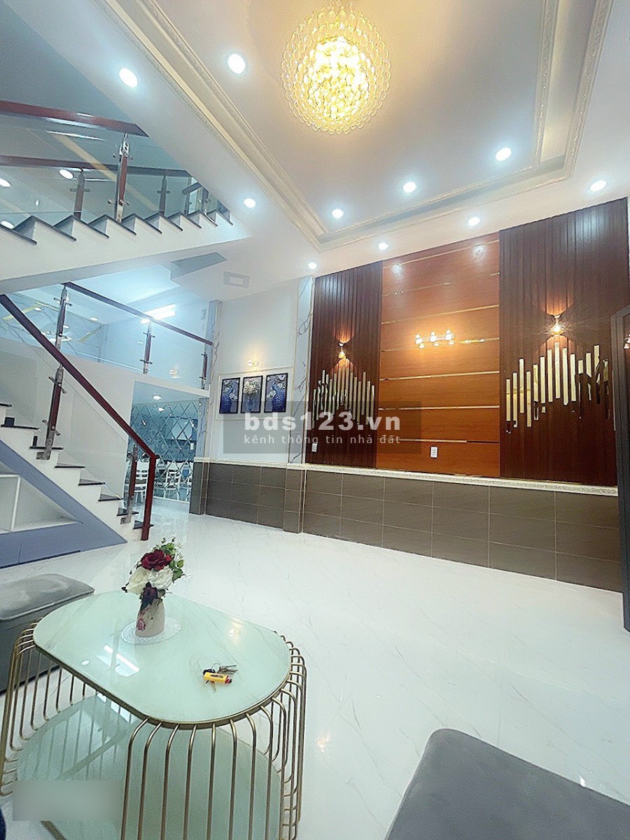 Bán nhà căn góc 2 MT rất thuận tiện KD Buôn Bán, đường Huỳnh Tấn Phát hẻm 994 P. Tân Phú Quận 7