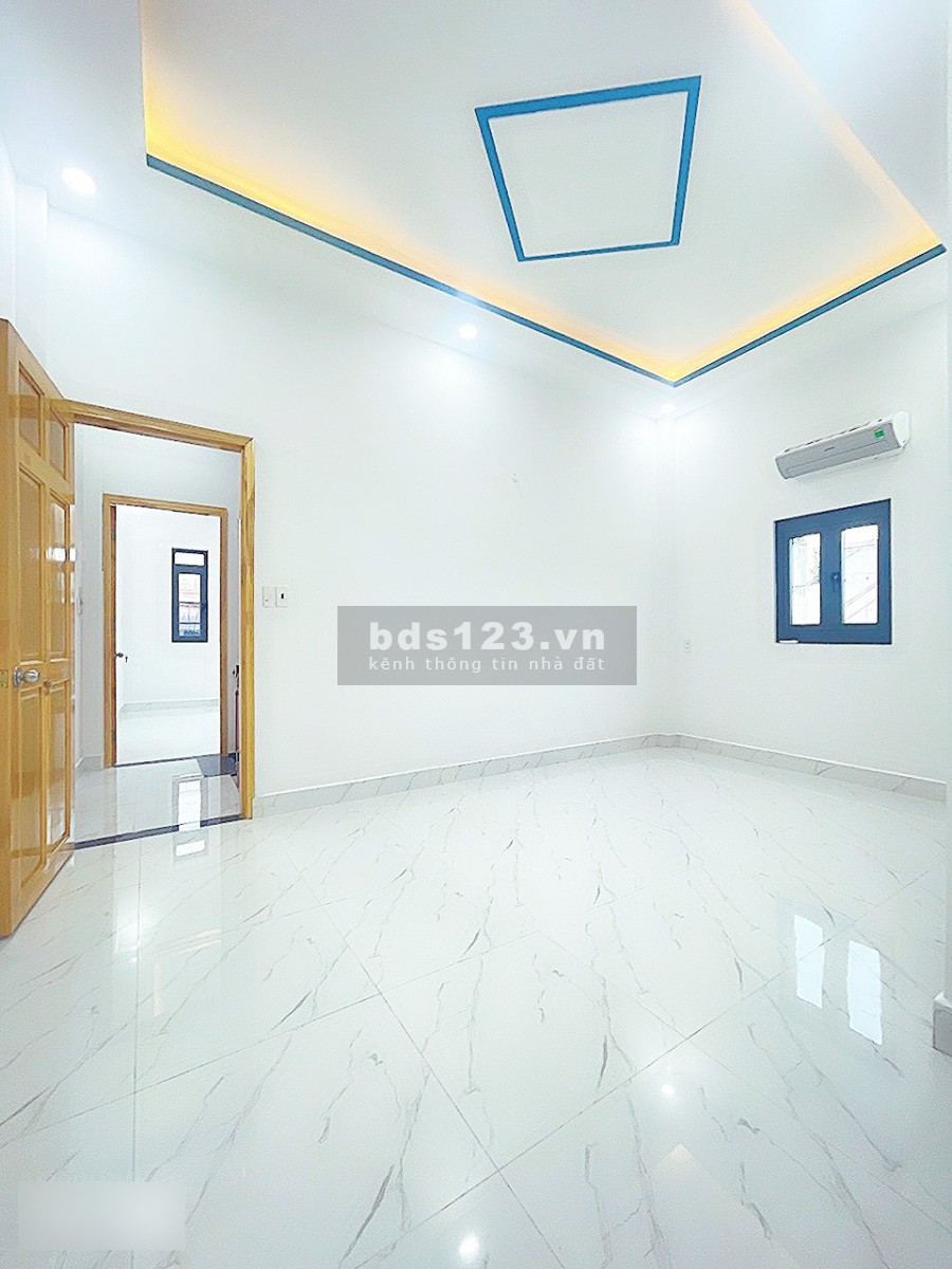 Bán nhà căn góc 2 MT rất thuận tiện KD Buôn Bán, đường Huỳnh Tấn Phát hẻm 994 P. Tân Phú Quận 7