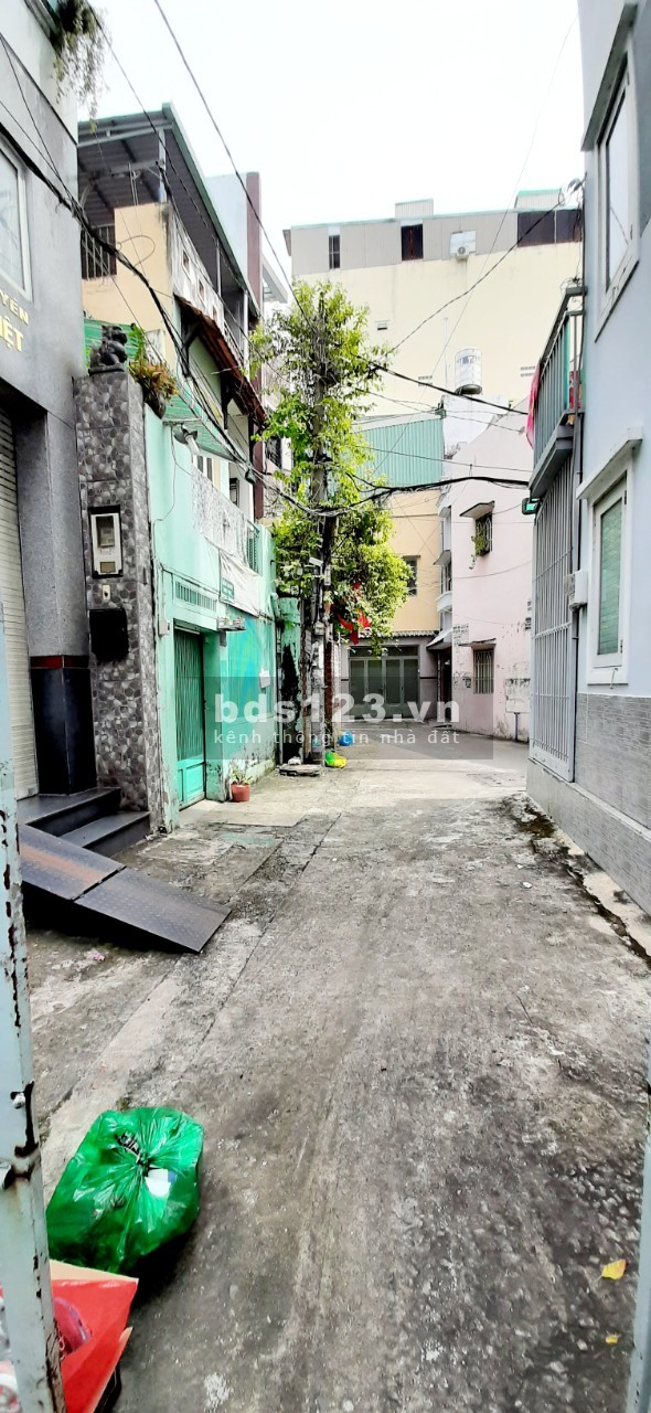 Cho thuê nhà nguyên căn hẻm 182 Bạch Đằng, P.24, Q.Bình Thạnh.Có 4PN. Gía 12.5tr/tháng