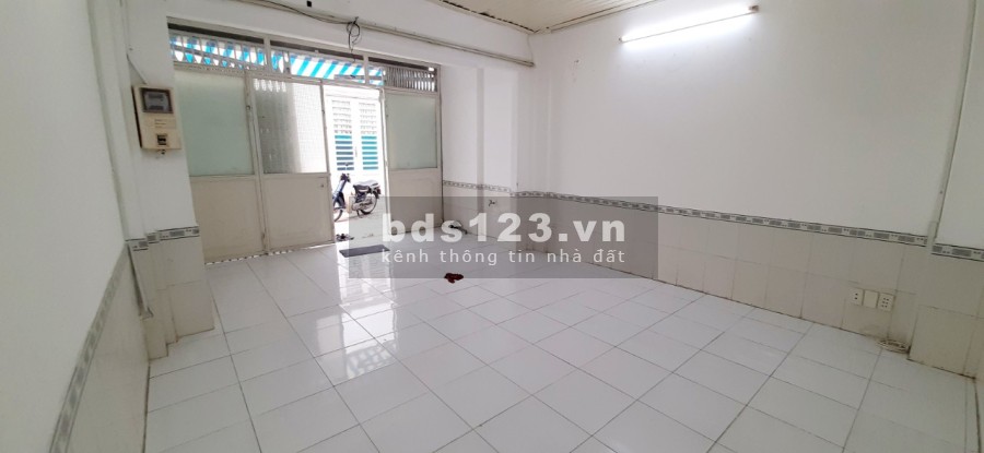 Cho thuê nhà nguyên căn hẻm 182 Bạch Đằng, P.24, Q.Bình Thạnh.Có 4PN. Gía 12.5tr/tháng