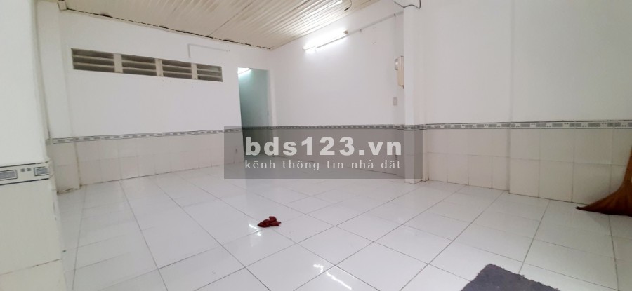 Cho thuê nhà nguyên căn hẻm 182 Bạch Đằng, P.24, Q.Bình Thạnh.Có 4PN. Gía 12.5tr/tháng