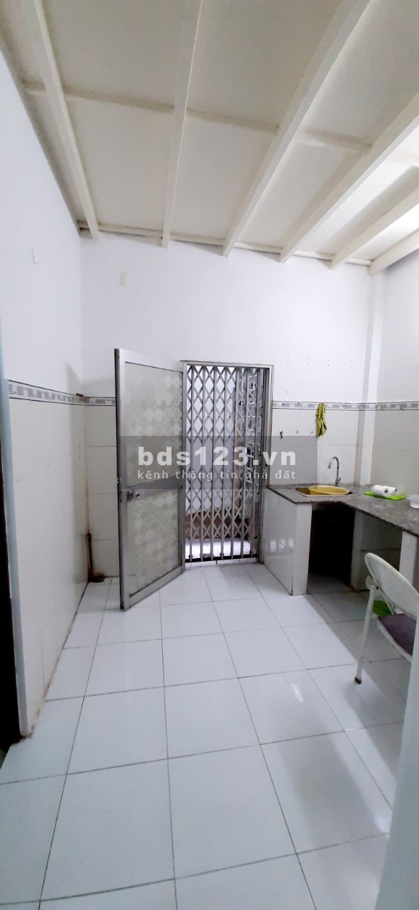 Cho thuê nhà nguyên căn hẻm 182 Bạch Đằng, P.24, Q.Bình Thạnh.Có 4PN. Gía 12.5tr/tháng
