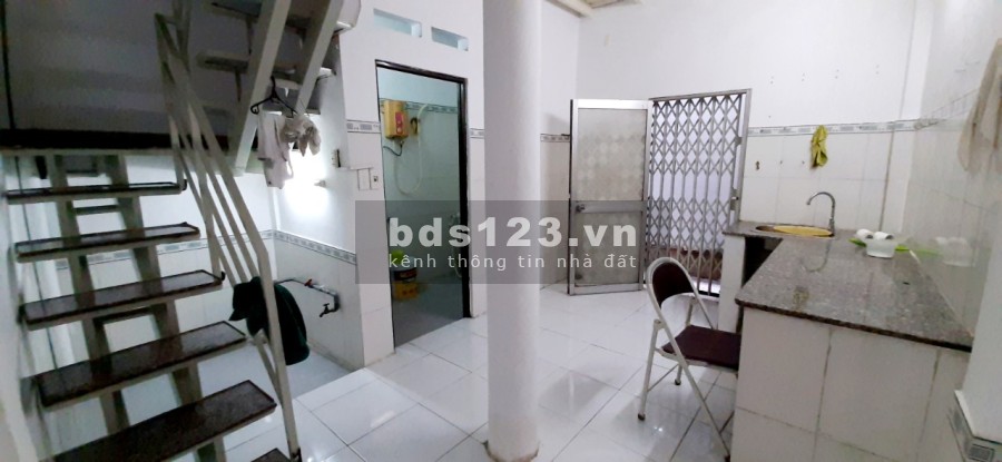 Cho thuê nhà nguyên căn hẻm 182 Bạch Đằng, P.24, Q.Bình Thạnh.Có 4PN. Gía 12.5tr/tháng