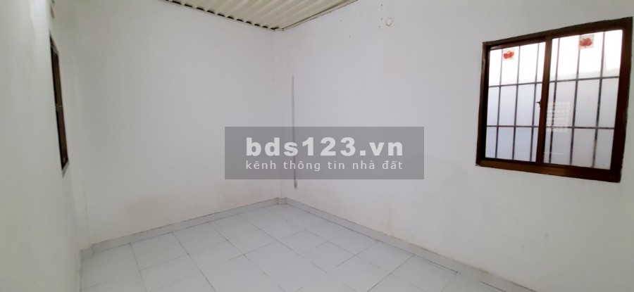 Cho thuê nhà nguyên căn hẻm 182 Bạch Đằng, P.24, Q.Bình Thạnh.Có 4PN. Gía 12.5tr/tháng