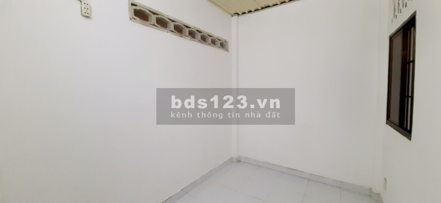Cho thuê nhà nguyên căn hẻm 182 Bạch Đằng, P.24, Q.Bình Thạnh.Có 4PN. Gía 12.5tr/tháng