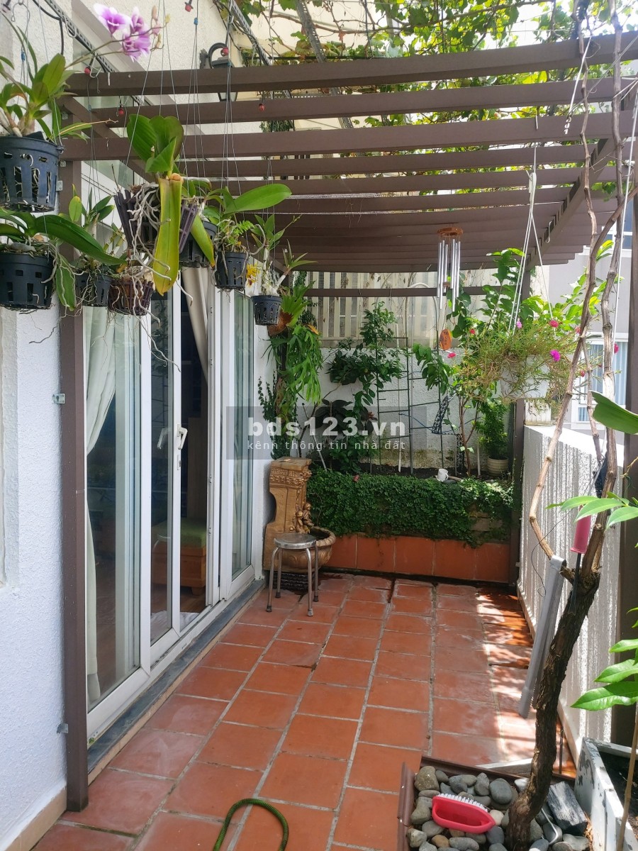 Cho thuê căn hộ chung cư The CBD, Quận 2. Dt 62m, Có sân vườn, có nội thất. 9tr/tháng