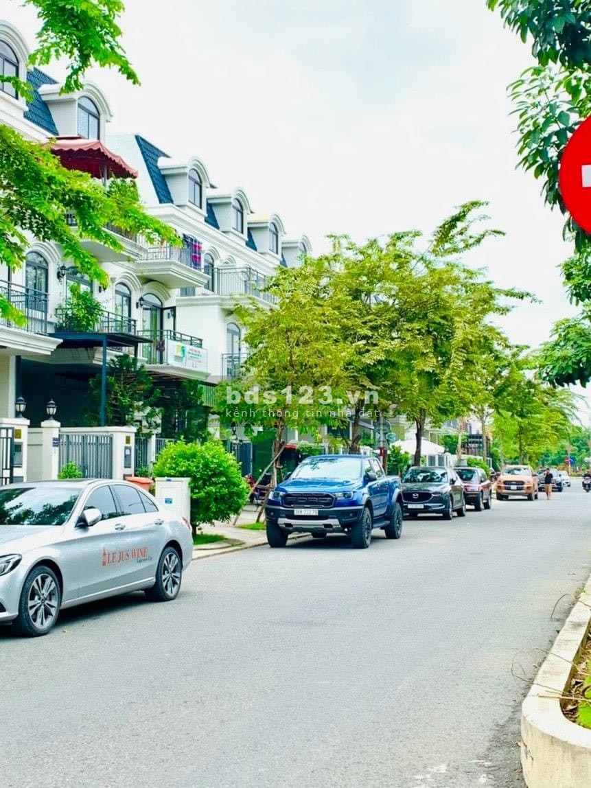 Cần ra hàng gấp biệt thự view hồ Lakeview Quận 2, diện tích 8x22 giá bán nhanh chỉ 32 tỷ