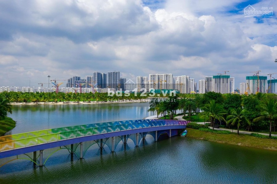 Chính chủ cần bán biệt thự view hồ sen cc Vinhomes Grand Park dtsd 2502m, ngay cạnh bến du thuyền