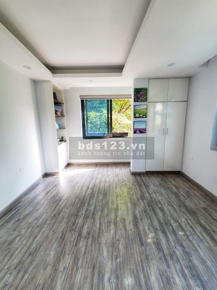 Mặt phố TT Cầu Giấy 42m2x6T, Gara Ô TÔ, kinh doanh Vip, giá chỉ 6 tỷ.
