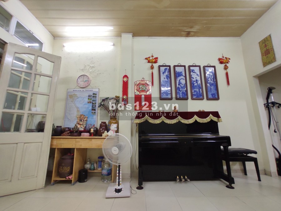 Cổ Nhuế bán đất tặng nhà Cấp 4 ở được luôn, tầm tiền, miễn quy hoạch làm việc chính chủ