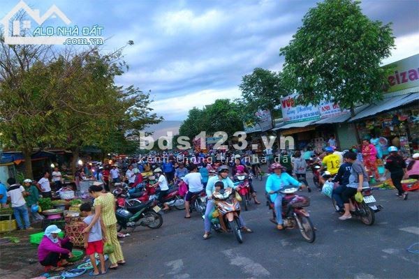 Gia đình tô cần bán gấp miếng đất gần khu du lịch Đại nam tiện để sinh sống và đầu tư