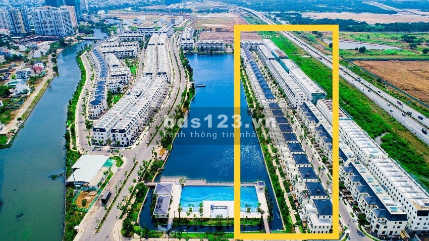 Cần ra hàng gấp biệt thự view hồ Lakeview Quận 2, diện tích 8x22 giá bán nhanh chỉ 32 tỷ