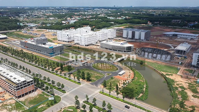 Gia đình tô cần bán gấp miếng đất gần khu du lịch Đại nam tiện để sinh sống và đầu tư