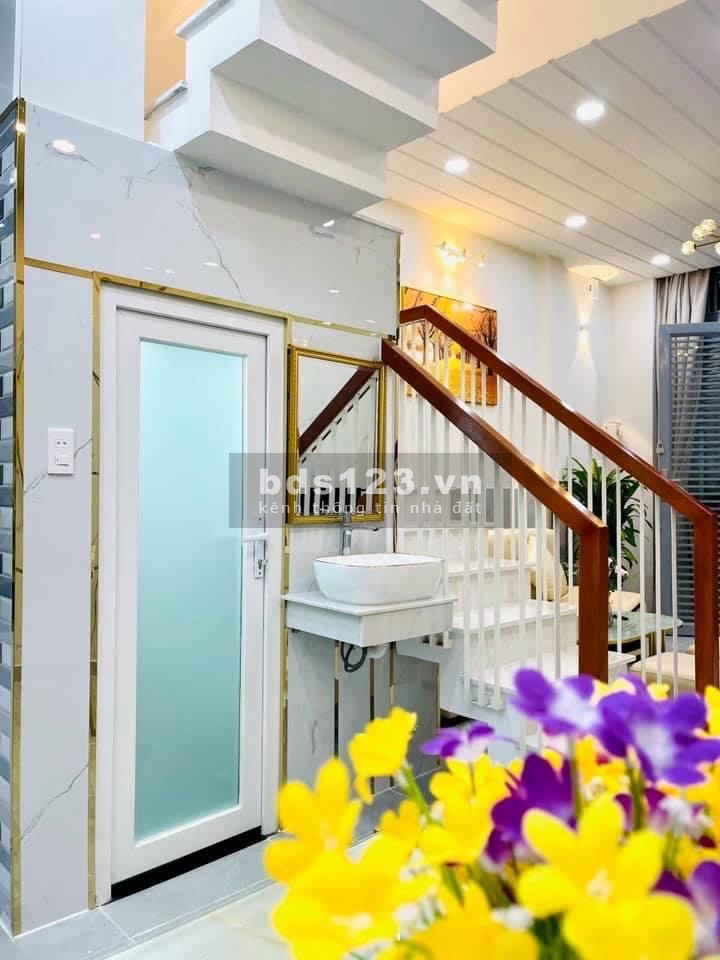 Thanh lý gấp sau dịch Ngô Đức Kế p12, Quận Bình Thạnh giá bán 3.62 tỷ, sổ sẵn pháp lý đủ