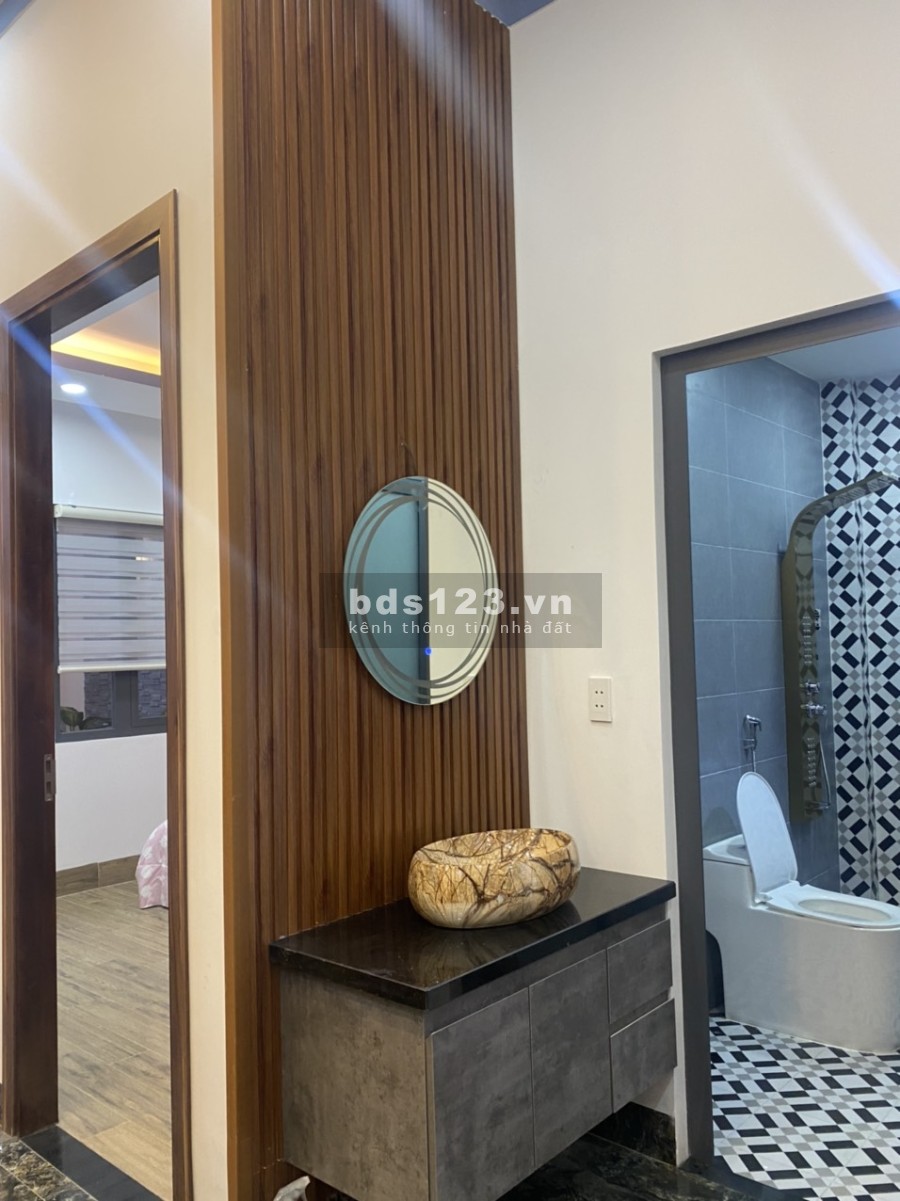 Nhà mới thiết kế mới nhất năm 2021 pháp lý đầy đủ, giá tốt, kiến trúc nhà đẹp, thông thoáng