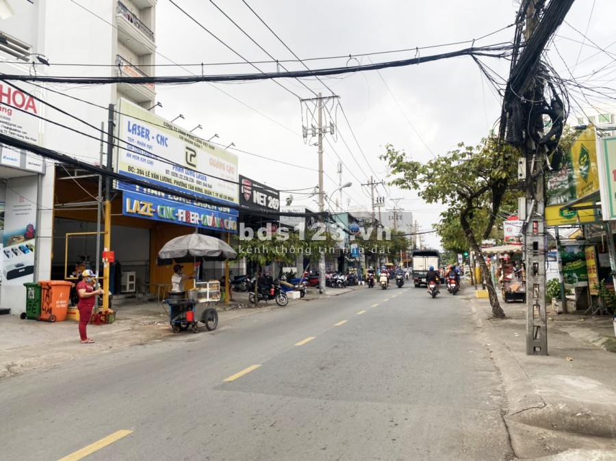 Bán nhà mặt tiền đường Lê Văn Lương, phường Tân Hưng, Quận 7 sổ hồng riêng, giá tốt