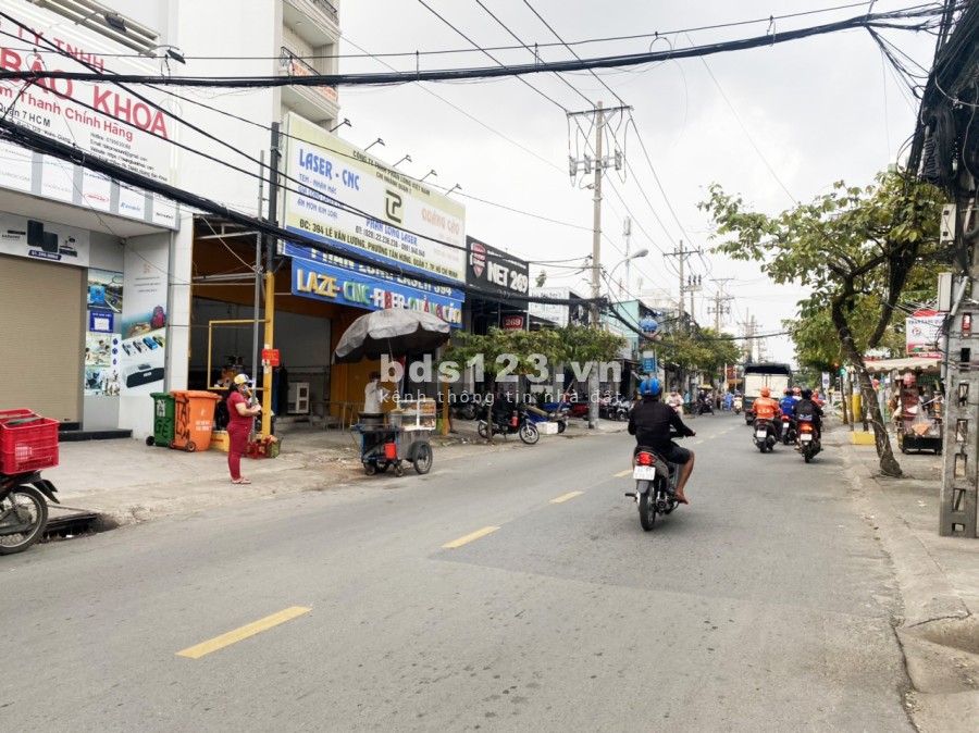 Bán nhà mặt tiền đường Lê Văn Lương, phường Tân Hưng, Quận 7 sổ hồng riêng, giá tốt