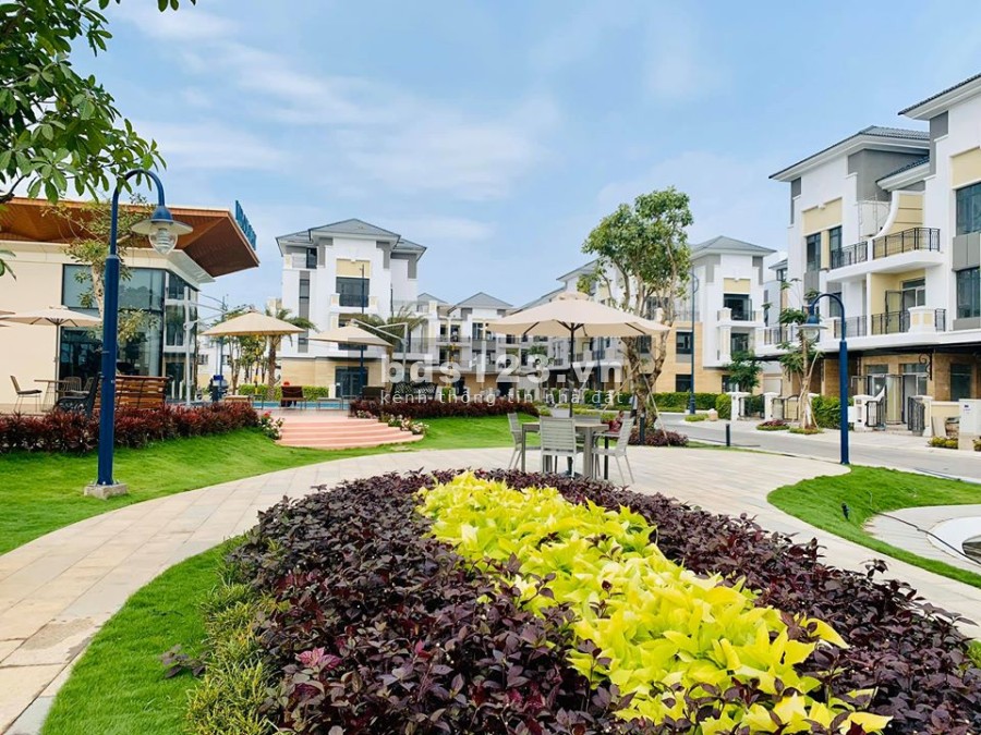 Chính chủ cần bán nhà phố có sân vườn dtsd 5x22m Verosa Park đường T, giá tốt đầu tư