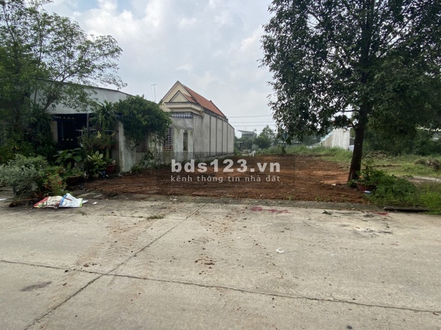 Gia đình tô cần bán gấp miếng đất gần khu du lịch Đại nam tiện để sinh sống và đầu tư
