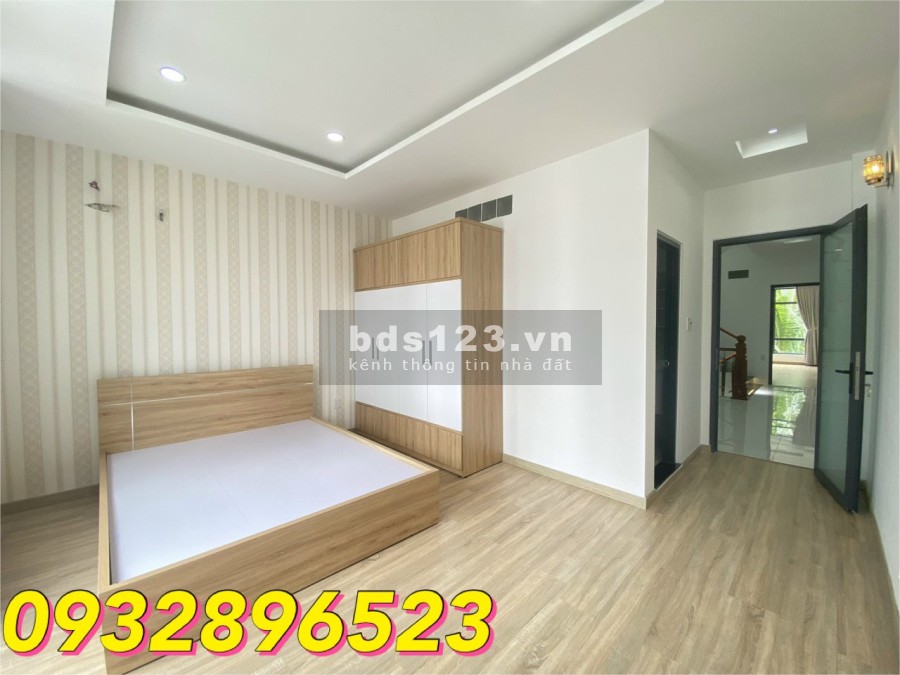 Bán nhà nguyên căn khu dân cư cao cấp cách Đại Lộ Đồng. Khởi 200m, liên hệ 0932896523