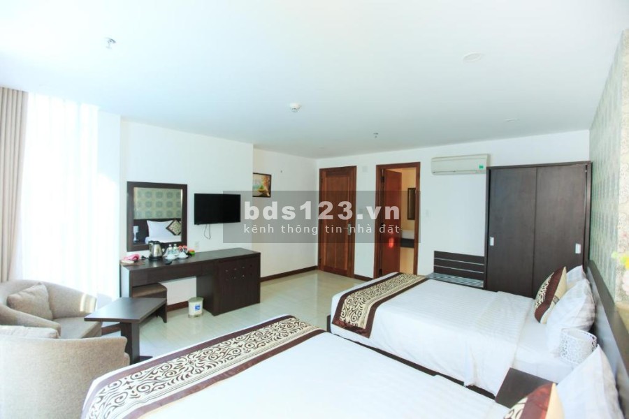 Cần bán gấp khách sạn trung tâm tại Trần Phú Nha Trang 15 tầng, tổng 35 phòng, nội thất đủ