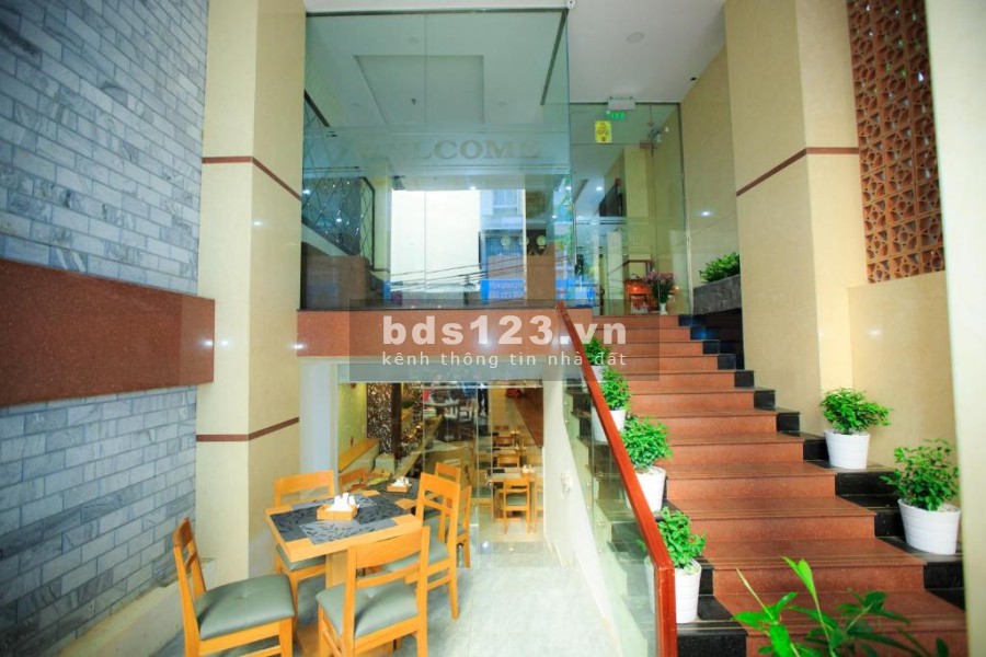 Cần bán gấp khách sạn trung tâm tại Trần Phú Nha Trang 15 tầng, tổng 35 phòng, nội thất đủ