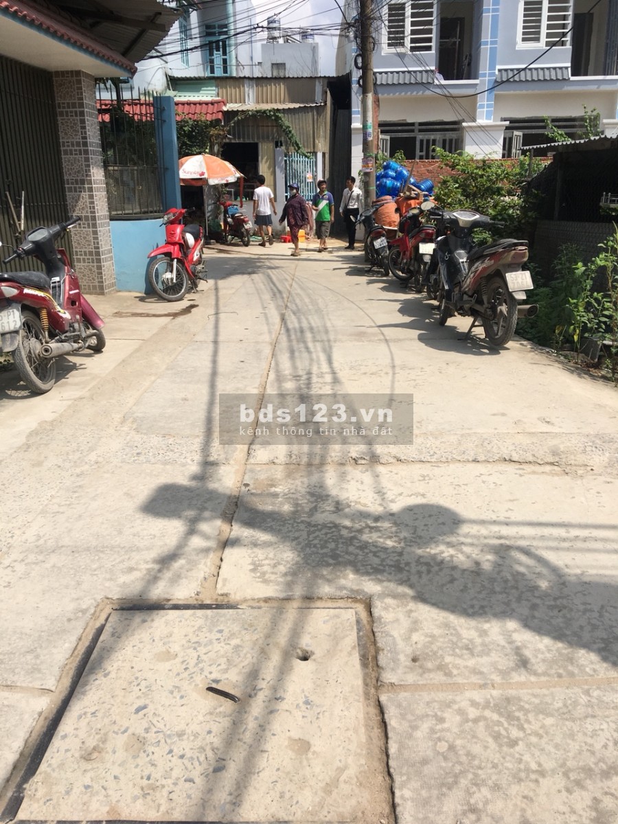 Ngân hàng thanh lý nhà cấp 4 còn mới diện tích 4*10 ngay chợ Liên khu 56 giá chỉ 1.8 tỷ