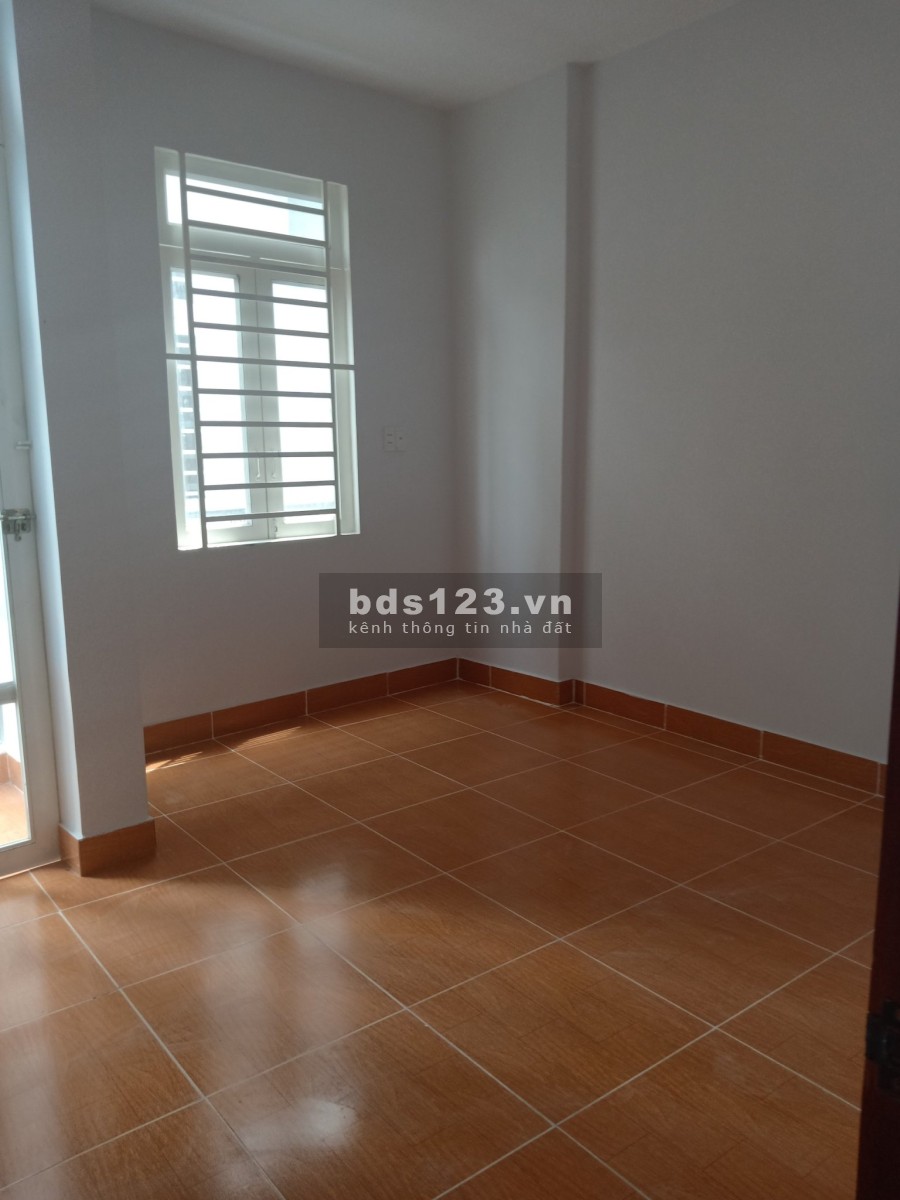 Ngân hàng thanh lý nhà cấp 4 còn mới diện tích 4*10 ngay chợ Liên khu 56 giá chỉ 1.8 tỷ