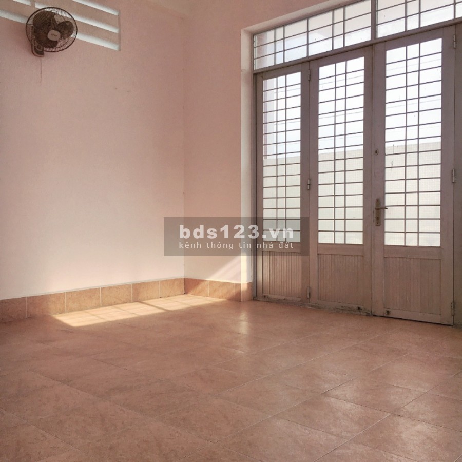 Cho thuê nhà nguyên căn giá rẻ gần Đại lộ Đồng Khởi, 8tr/tháng (có hình).