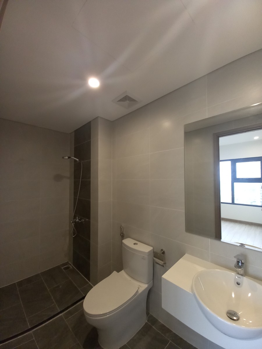 Bán căn góc, tầng trung VinHomes Ocean Park, diện tích 70m2, 2 ngủ, 2 ban công giá tốt