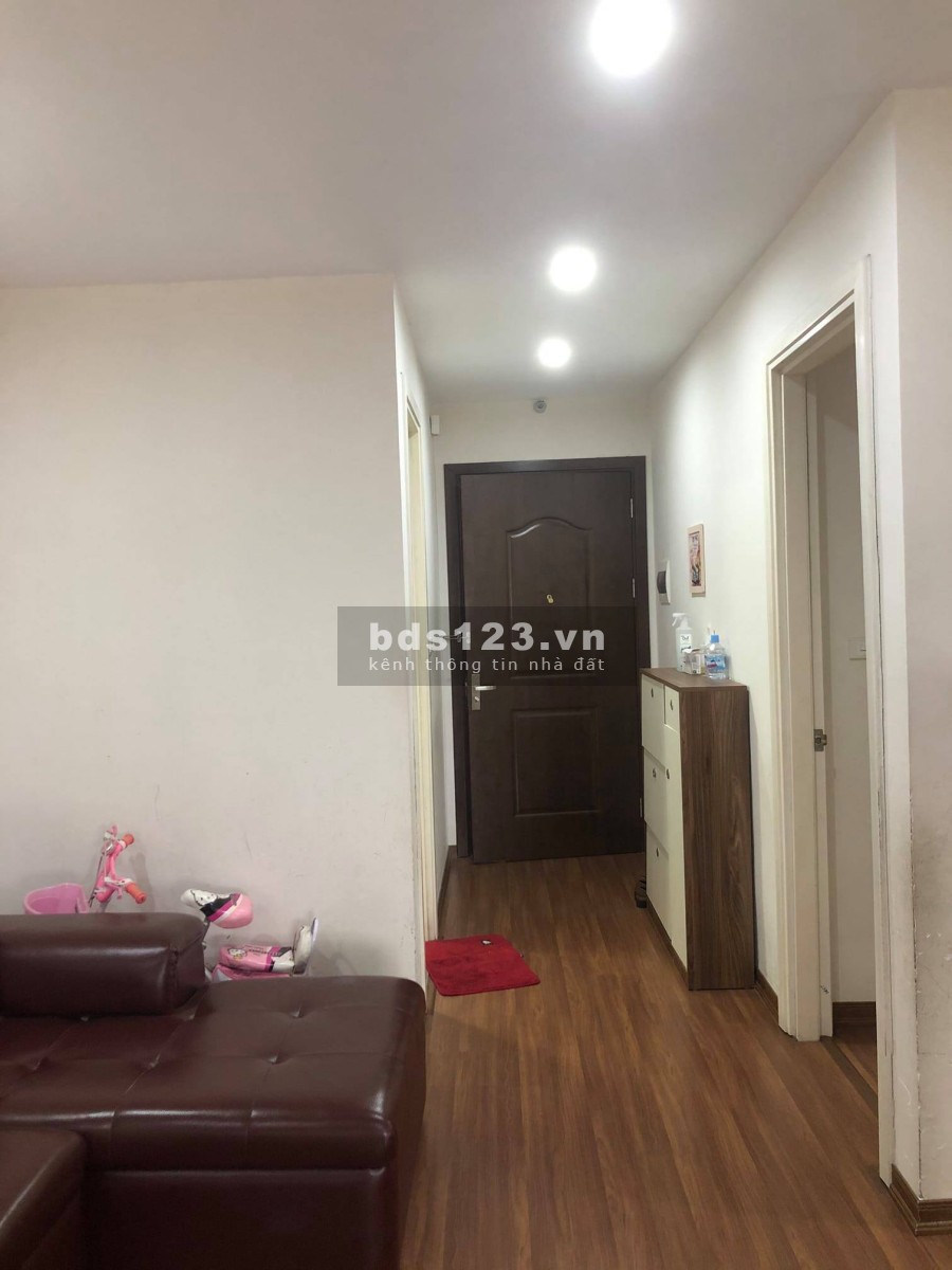 Bán gấp CHCC căn góc tại The Vesta. DT: 74m2, 3PN+ 2WC giá chỉ 1500tr. LH: 0393658814.