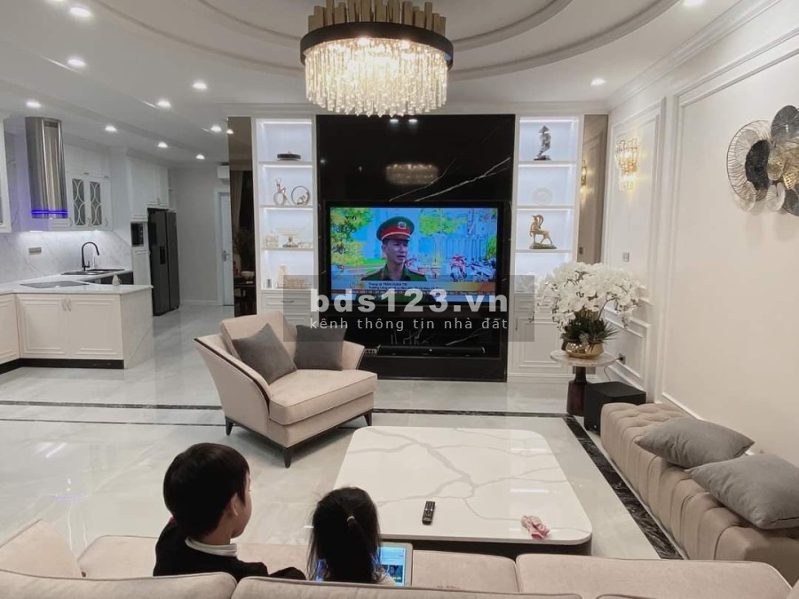 Nhà siêu đẹp, ngõ thông tứ tung, kinh doanh mặt tiền rộng, 10m ra mặt hồ Bồ Đề, sổ sẵn