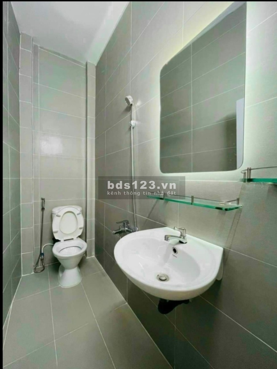 Chỉ cần thanh toán 1.5 tỷ sở hữu ngay căn nhà 1 trệt 2 lầu ngay trung tâm Dĩ An, hỗ trợ vay