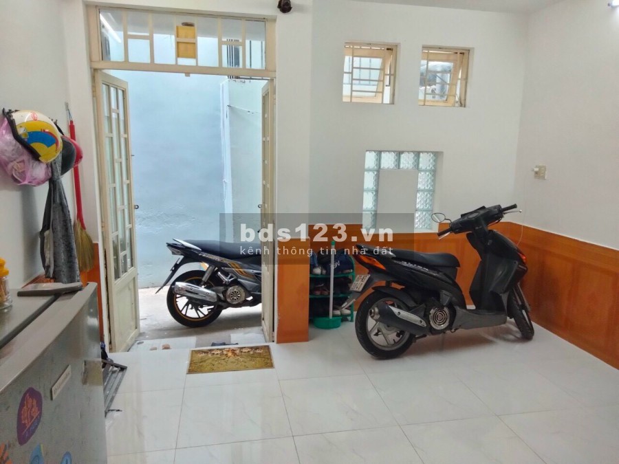 Nhà 2 tầng, diện tích sử dụng 23m2 giá bán 2,4 tỷ(TL)Ni Sư Huỳnh Liên Quận Tân Bình