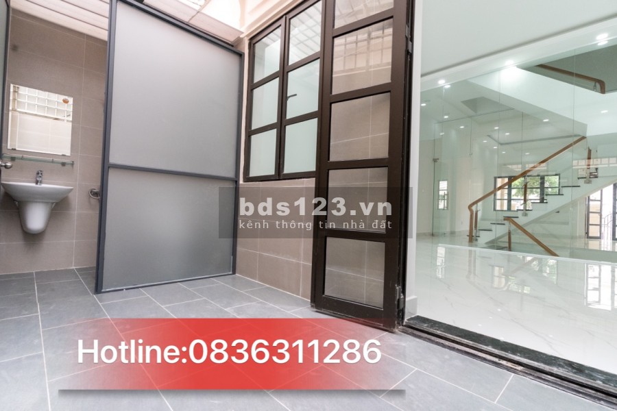 Chính chủ cho thuê căn phòng tịa Cityland Gò Vấp, dtsd 20m2 0 300m2 máy lạnh, thang máy